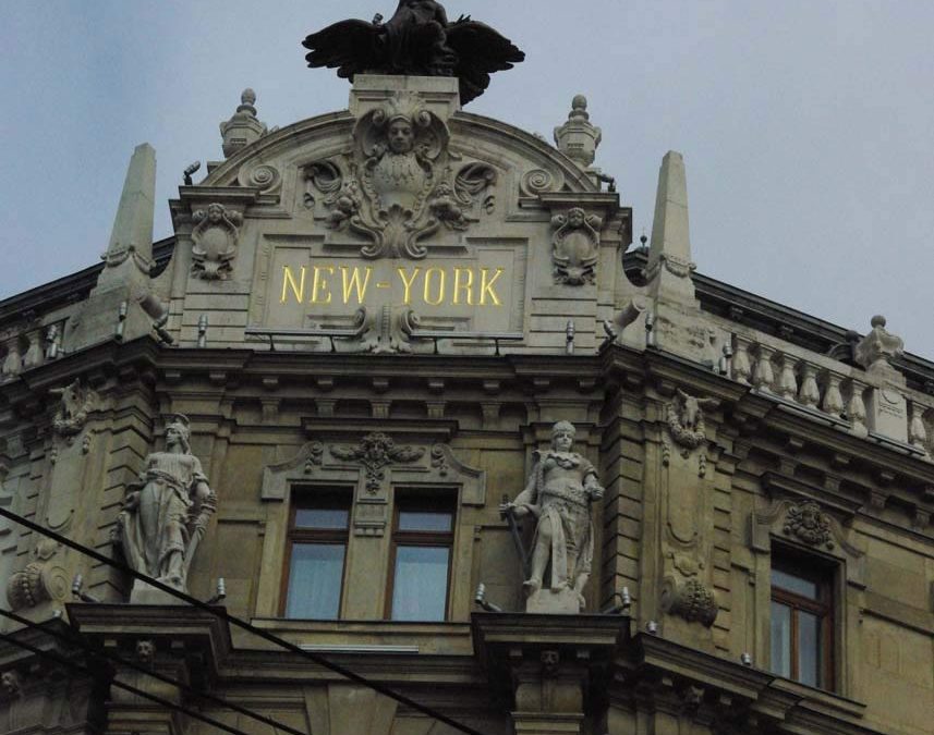 Budapest New York Palota homlokzati szobor rekonstrukciók